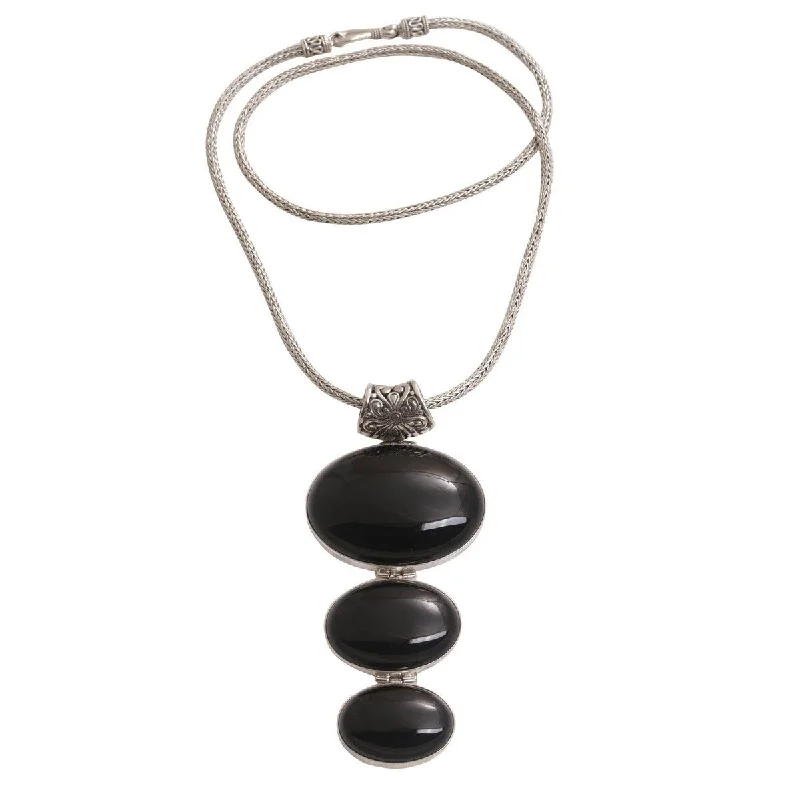 Shiny name necklaces-Handmade Sterling Silver 'Night Ovals' Onyx Necklace (Indonesia)