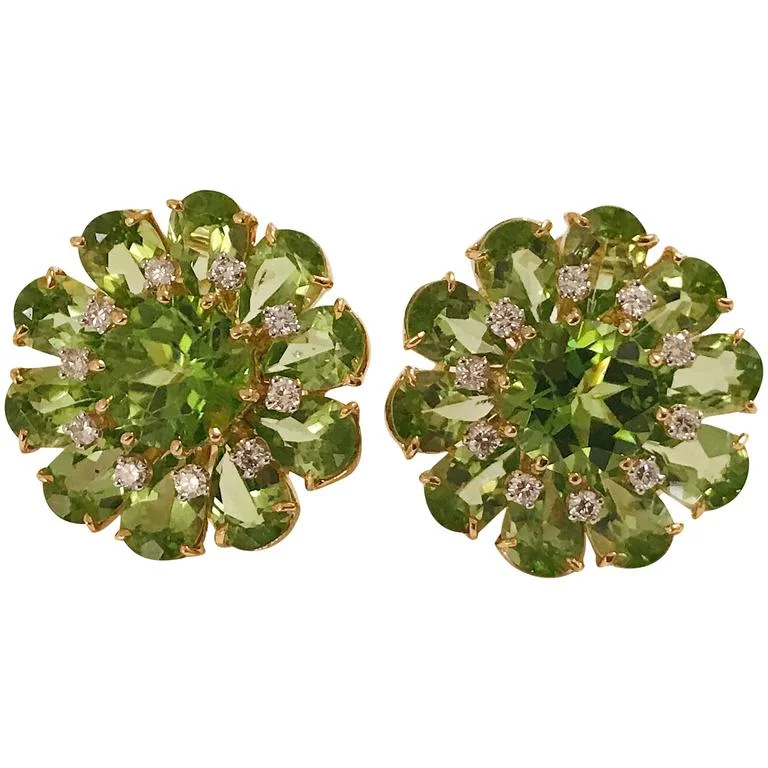 Onyx stone earrings-Peridot Diamonds Gold Flower Earrings