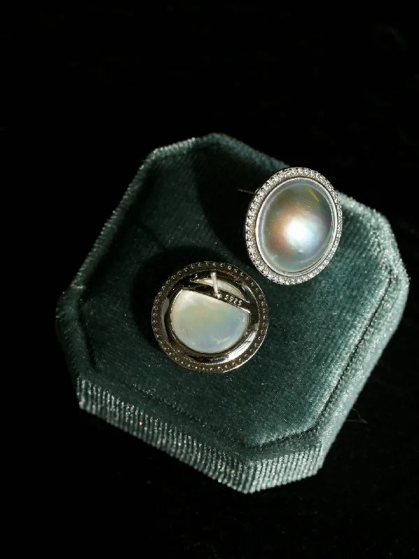 Pure crystal earrings-Surrounding Diamond Mabe Pearl Earrings