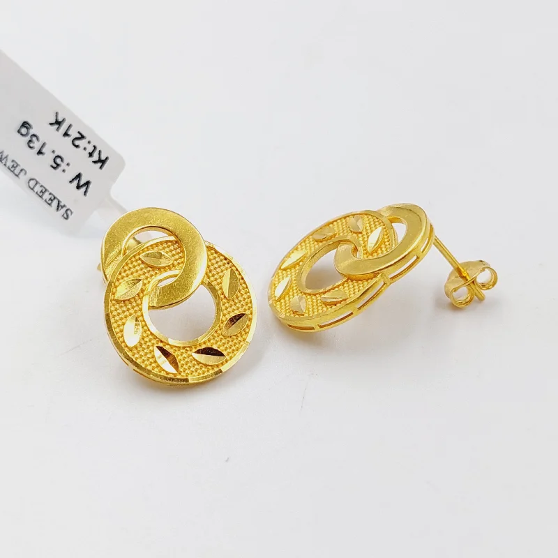 Worn medallion earrings-Deluxe Screw Earrings