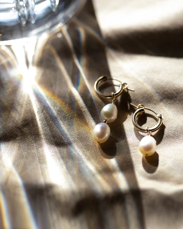 Polished gold earrings-Baroque Pearl Hoop Earrings