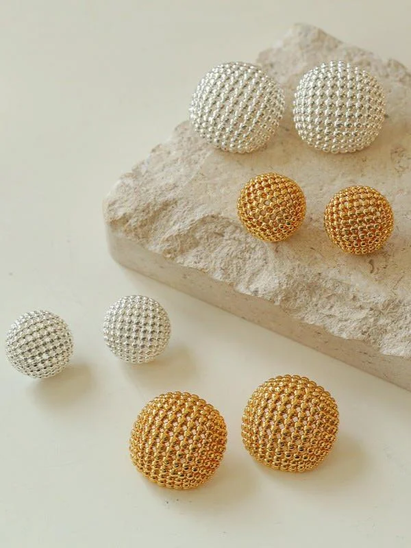 Rough texture earrings-Grid Hollow Simple Gold Stud Earrings