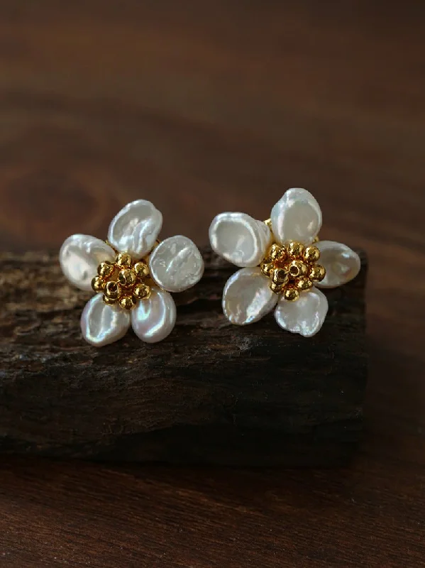 Twine bead earrings-Pearl Floret Stud Earrings