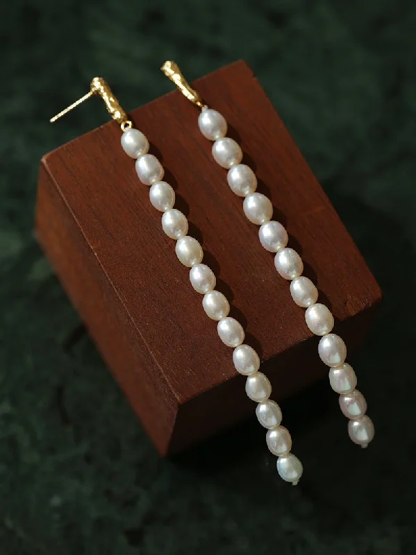 Textured disc earrings-Minimalist Elegant Long Pearl Earrings