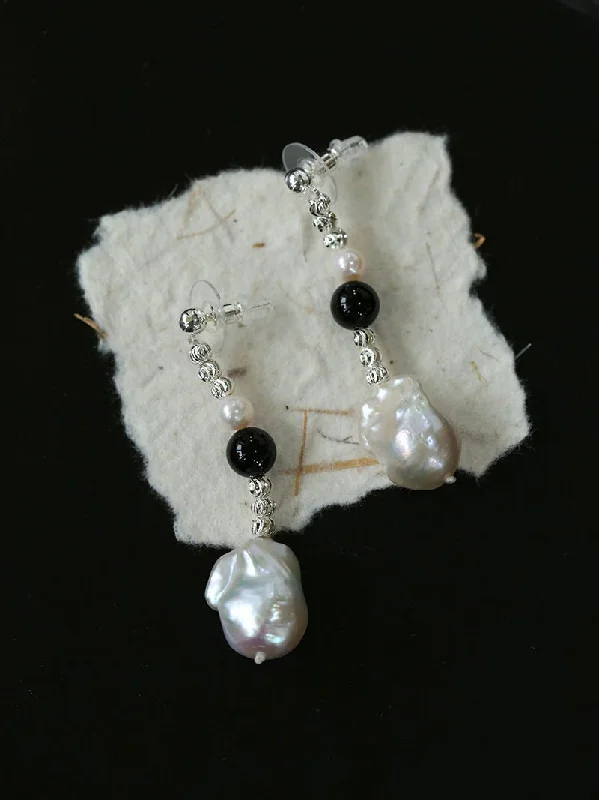 Subtle dangle earrings-Pearl and Black Agate Long Drop Earrings